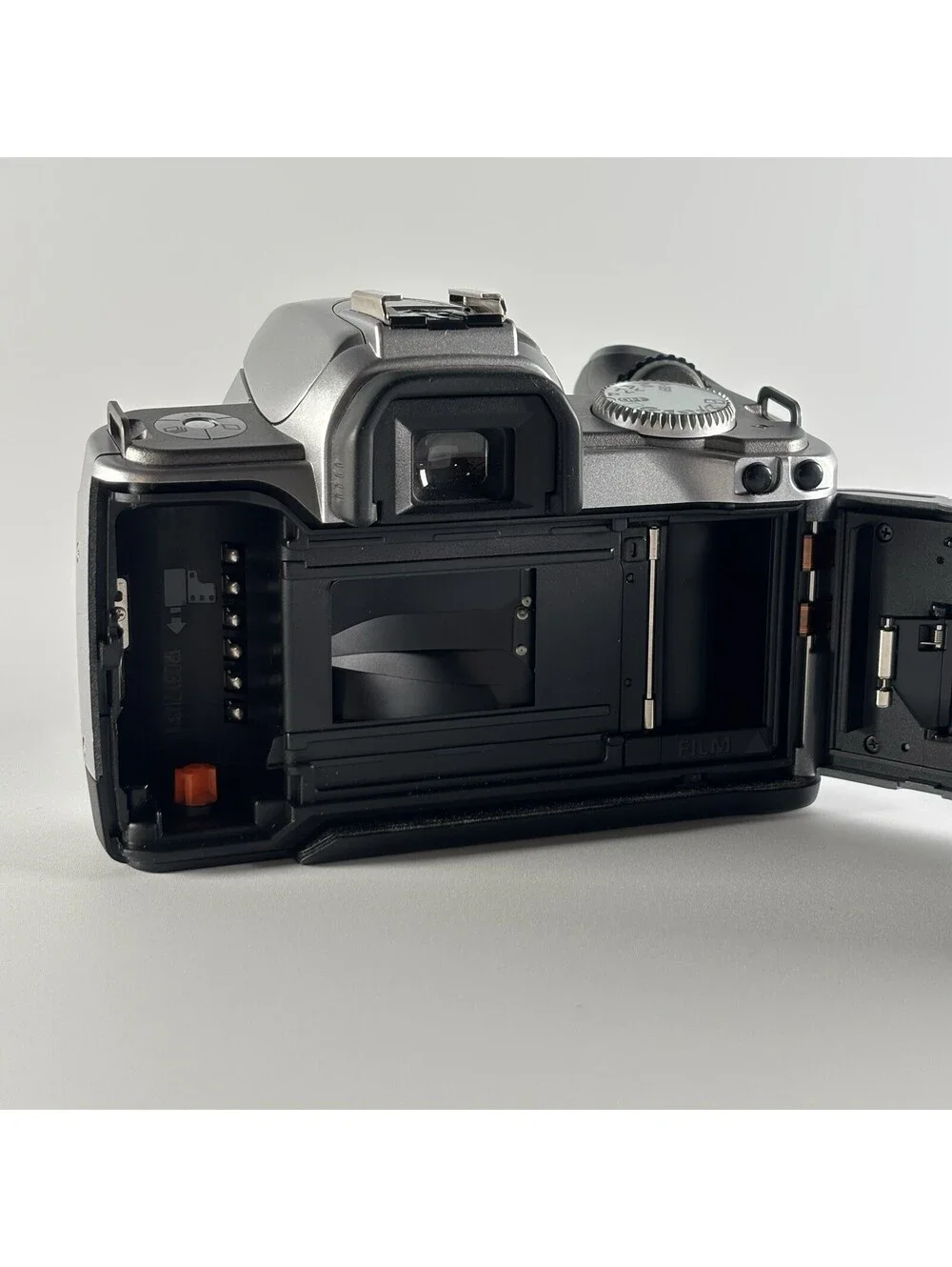 Canon EOS Rebel Ti 35MM Film Camera For PARTS / REPAIR Shutter Damage -Untested